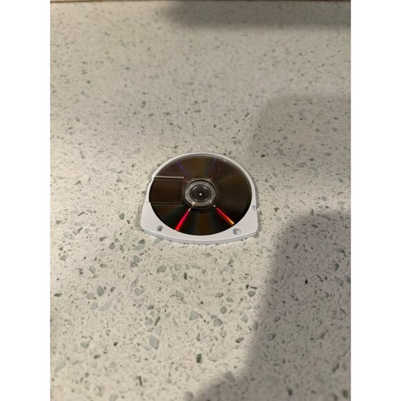 Medal‎ of Honor: Heroes (Sony PSP, 2006) UMD Game Disc Only (g7) - Picture 2 of 2